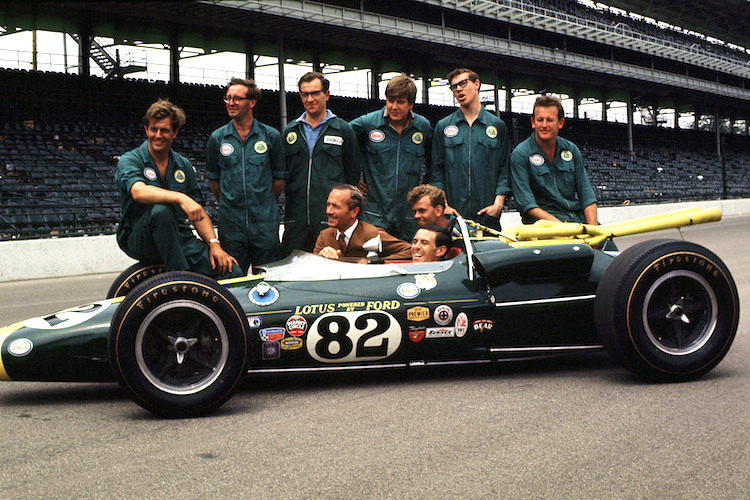 Jim Clark und seine Jungs beim Indy 500 von 1965