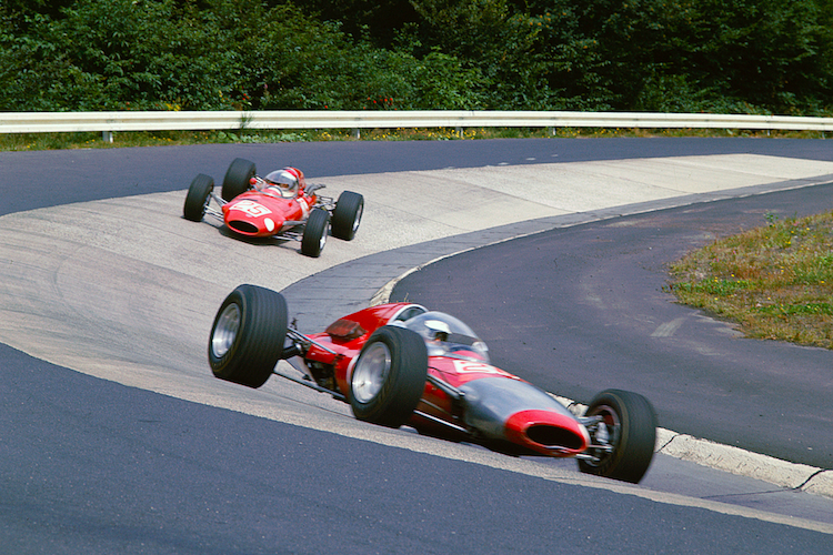 Kurt Ahrens und Brian Hart mit ihren Protos auf dem Nürburgring 1967