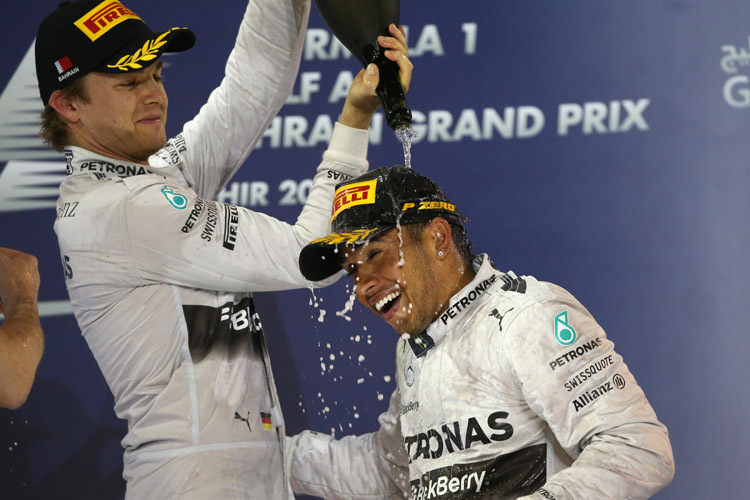 Der Wüsten-GP von Bahrain war nur ein Saisonhighlight von vielen: Lewis Hamilton und Nico Rosberg belegten nach einem rundenlangen Duell die ersten beiden Plätze