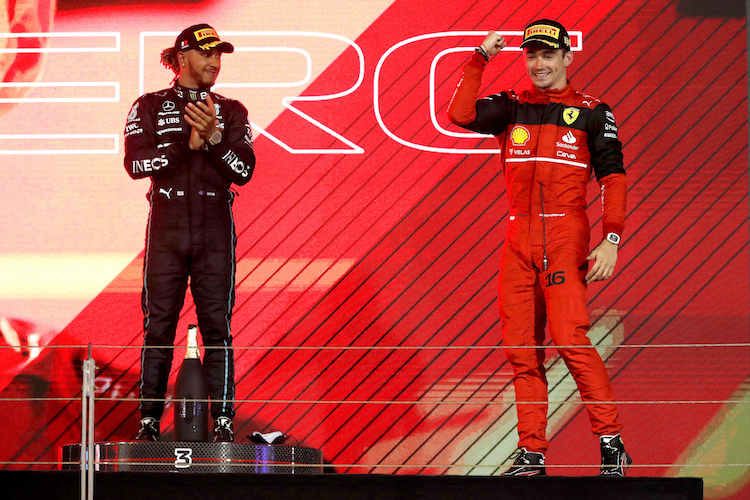Lewis Hamilton und Charles Leclerc in Bahrain