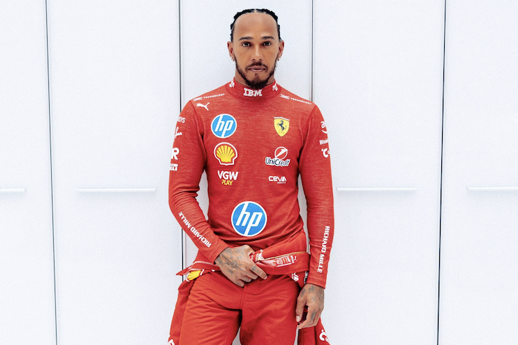 Lewis Hamilton in Rot