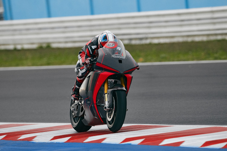 Ducati-Testfahrer Michele Pirro auf der V21L