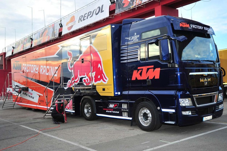 KTM Factory Racing: 2017 auch in der MotoGP-Klasse dabei