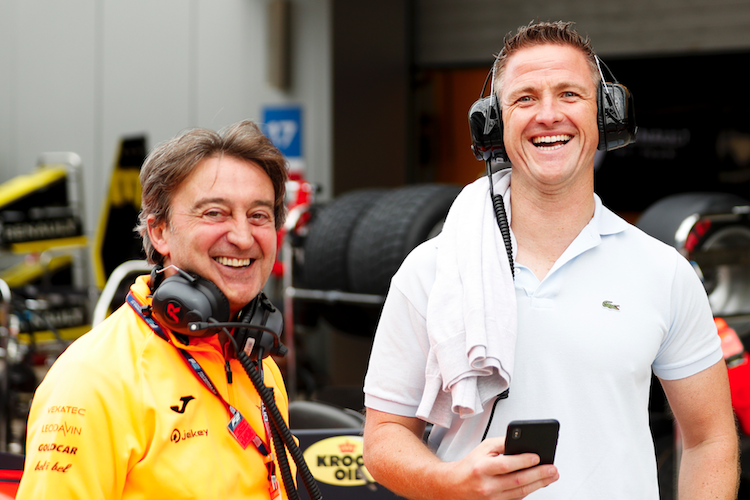 Teamchef und Ex-GP-Fahrer Adrian Campos mit Ralf Schumacher in Sotschi 2019