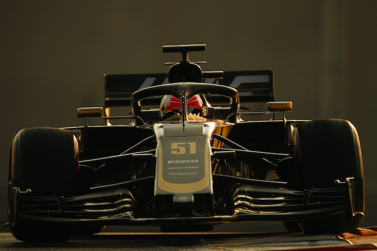 Haas zeigt das Auto in Barcelona