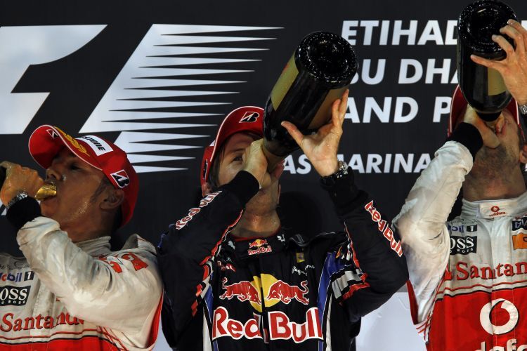 Hamilton und Button (mit Vettel/Mitte) bewerben Santander