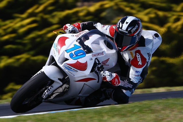Kevin Wahr gewöhnt sich beim Phillip-Island-Test an die Honda CBR600RR