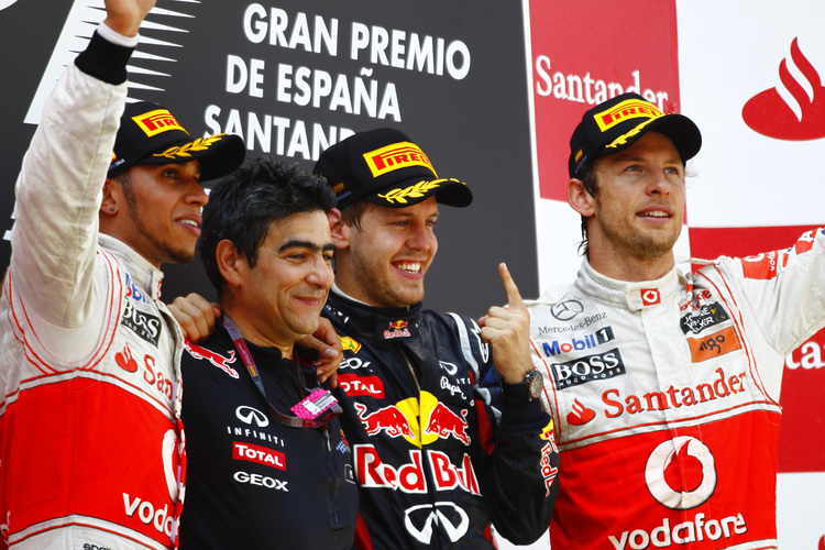 Vettel, Hamilton und Button feiern auf dedm Podium