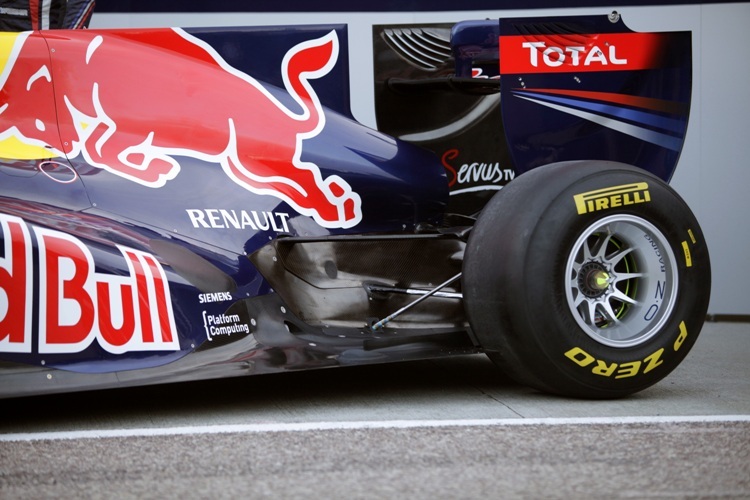 Stein des Anstosses: das Heck des Red Bull Racing RB7