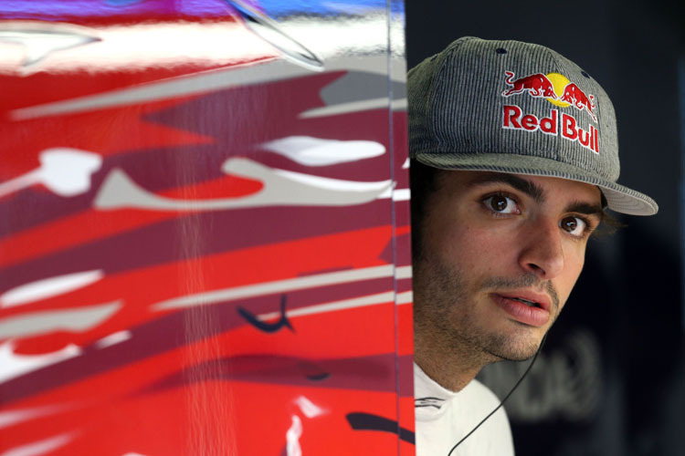 Toro Rosso-Pilot Carlos Sainz wünscht sich ein schnelles Ende der Motoren-Krise von Red Bull und warnt: «Jeder Tag, der vergeht, bedeutet auch ein Tag weniger Entwicklungszeit»