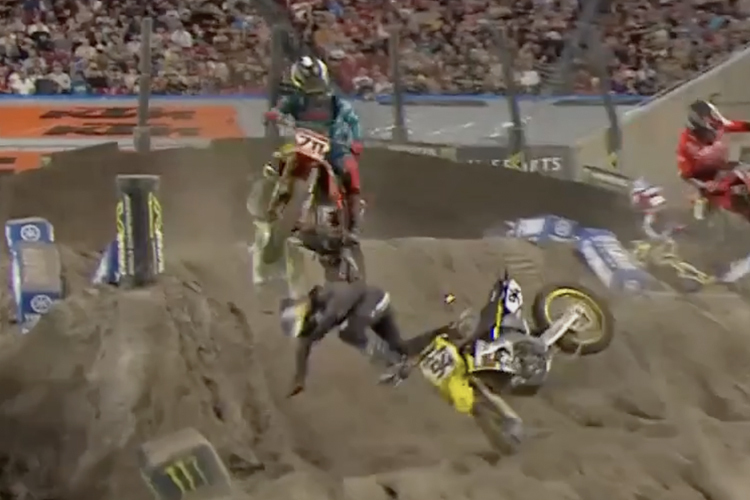 Der heftige Crash von Ken Roczen im Finale von Tampa