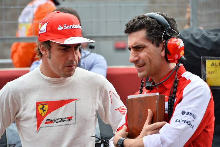 Fernando Alonso und Andrea Stella 2013 bei Ferrari