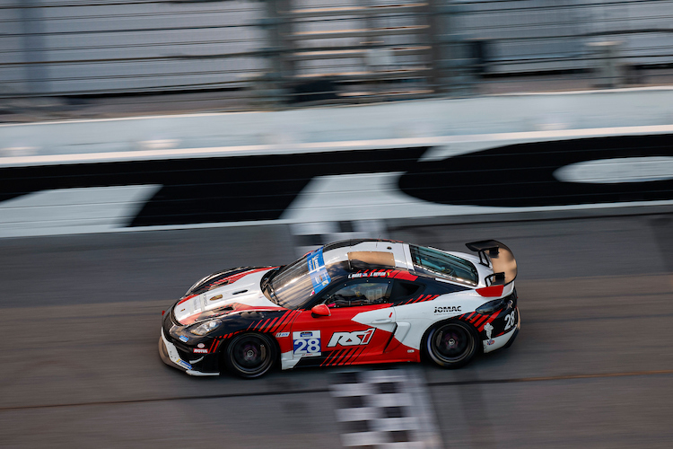 Jan Heylen und Luca Mars verpassten beim Saisonauftakt der IMSA Michelin Pilot Challenge in Daytona hauchdünn den Rennsieg