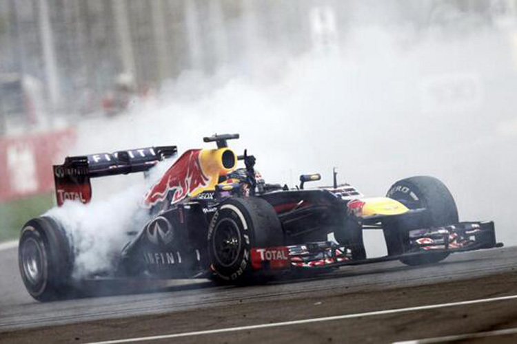 Sebastian Vettel verraucht in Indien seine Reifen