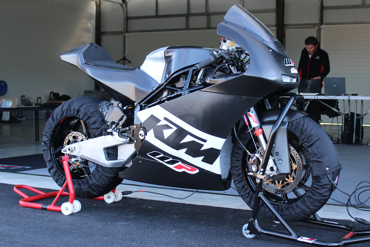 Der Moto2-Prototyp von KTM und WP in Almeria im Frühjahr 2016 