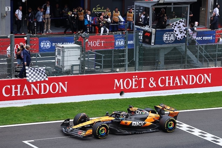 Oscar Piastri gewinnt das Rennen