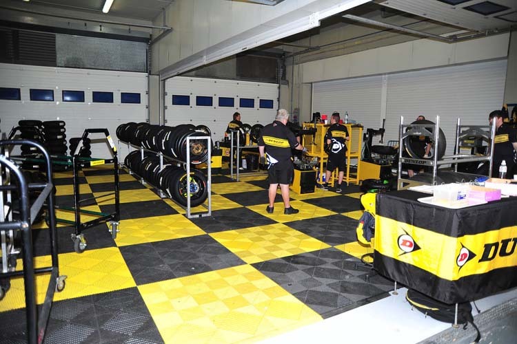 IRTA-Test in Jerez: Viele Kunden bei Dunlop