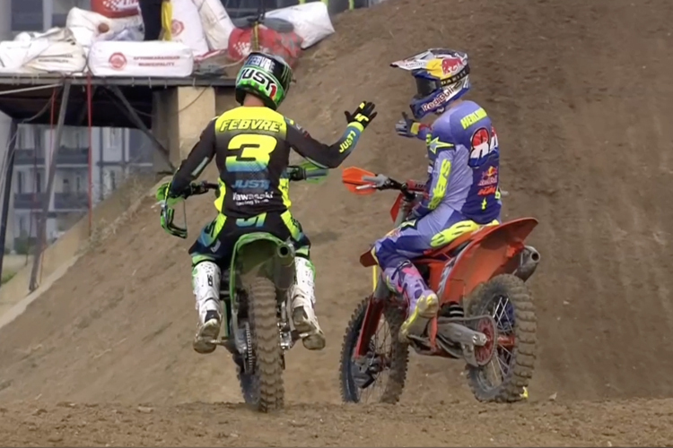 Romain Febvre gratuliert Jeffrey Herlings zum Sieg