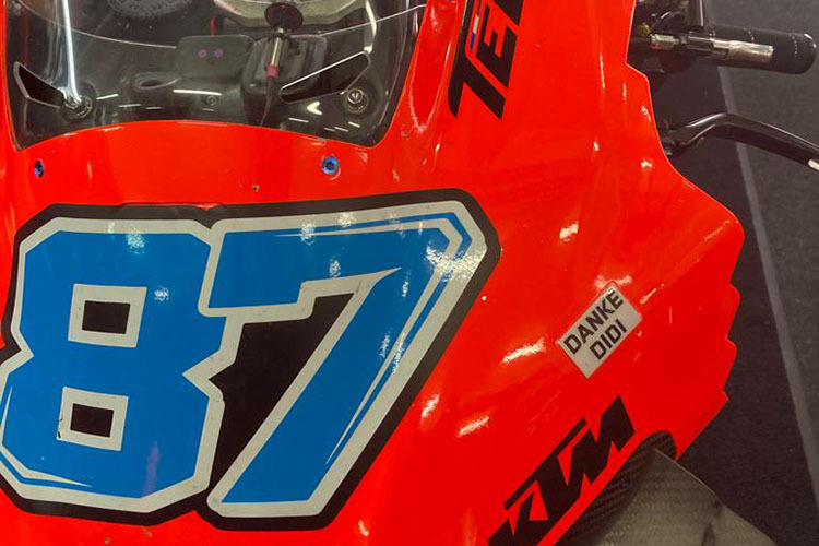 In der Tech3-KTM-Box entdeckt: Das MotoGP-Bike von Remy Gardner mit dem Schriftzug «Danke Didi»