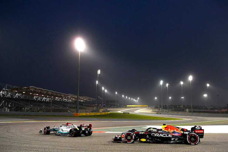 Mercedes gegen Red Bull Racing