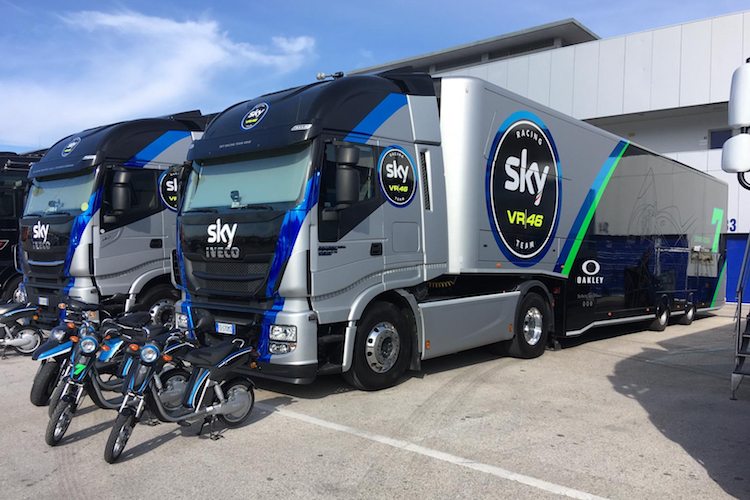 Die Lastwagen des SKY VR46-Teams