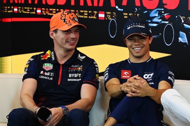 Max Verstappen und Nyck de Vries 2023 in Österreich