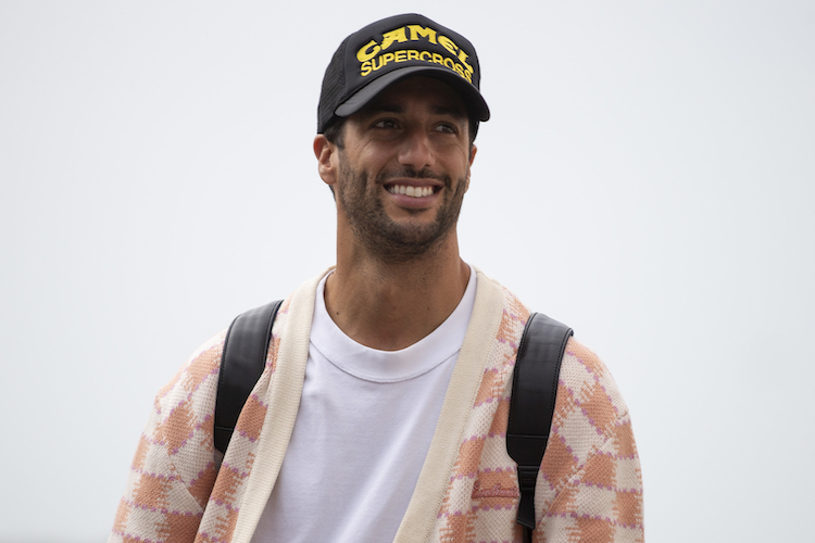 Daniel Ricciardo wird in Singapur wieder mit dem AlphaTauri Team arbeiten, im Auto sitzt aber wieder Liam Lawson