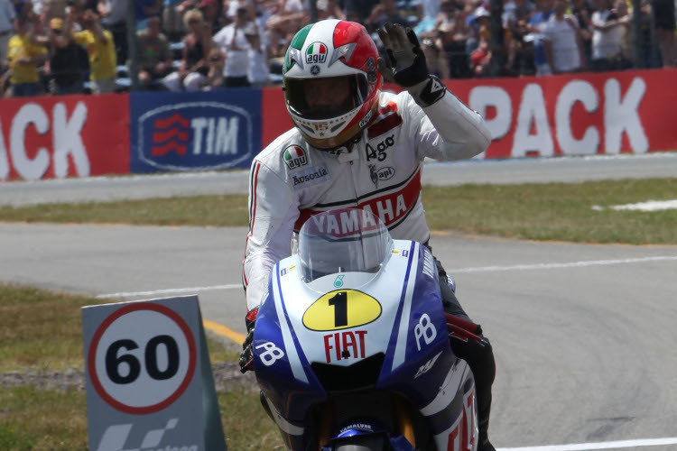 Dutch TT 2010: Giacomo Agostini auf einer Paraderunde mit der M1