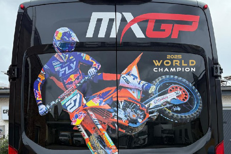 Sprinter mit Champion-Branding von Eddy Schulz