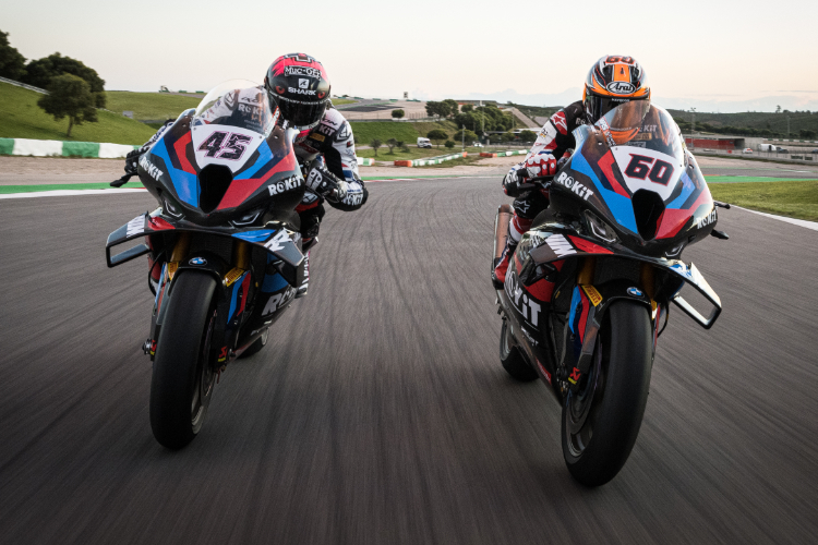 Scott Redding (45) und Michael van der Mark straucheln mit der BMW