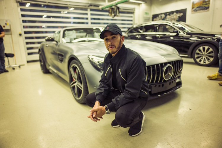 Lewis Hamilton im Mercedes-Werk Sindelfingen