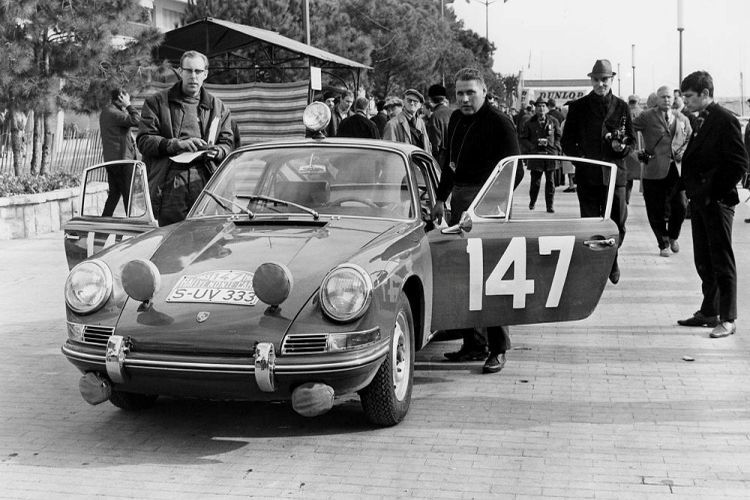 Rallye Monte Carlo 1965: Links Peter Falk, rechts Herbert Linge