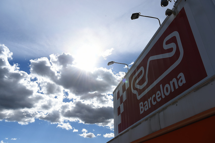 Die Formel-1-Stars dürfen sich in Barcelona über viel Sonne freuen