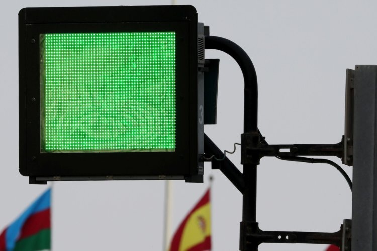 Noch werden Flaggensignale von LED-Panels nur ergänzt