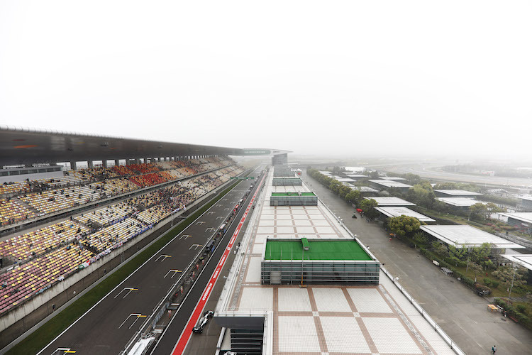 Milchiger Himmel über dem Shanghai International Circuit