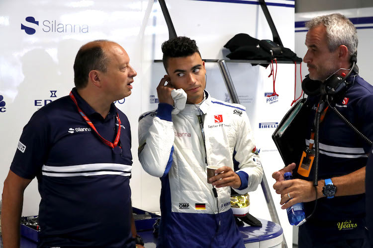 Fred Vasseur (links) in Monza mit Pascal Wehrlein und Sauber-Teammanager Beat Zehnder