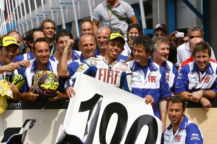 Valentino Rossi feiert seinen 100. Sieg