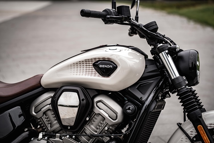 Auch der Tank ist mit 16 Litern praxisgerecht dimensioniert