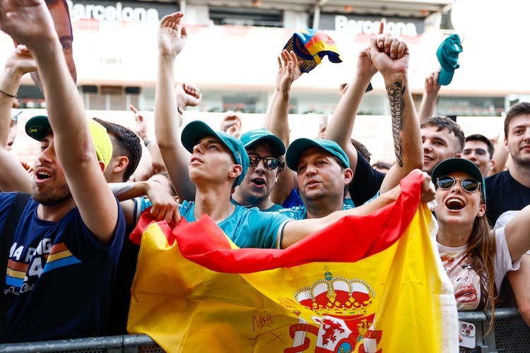 Fernando Alonso-Fans am Circuit de Barcelona-Catalunya