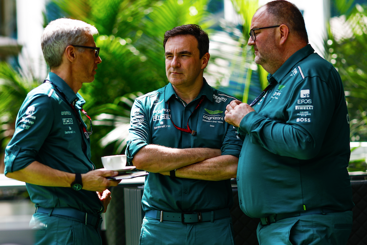 Aston Martin-Teamchef Mike Krach, Technikchef Dan Fallows, Ingenieur Tom McCullough