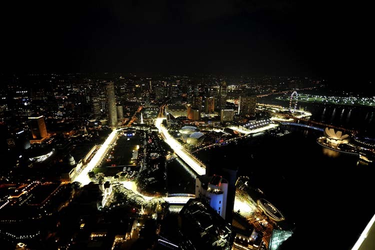In Singapur geben die GP-Stars in der Nacht Gas