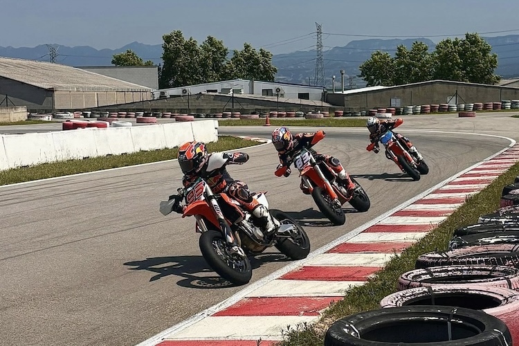 Team-Ajo-Training-in-Spanien-aber-einer-fehlte