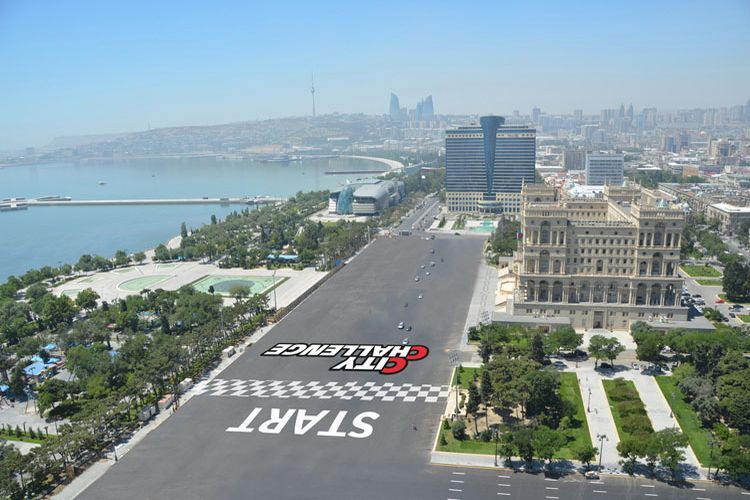 Blick auf die Start-Ziel-Gerade in Baku
