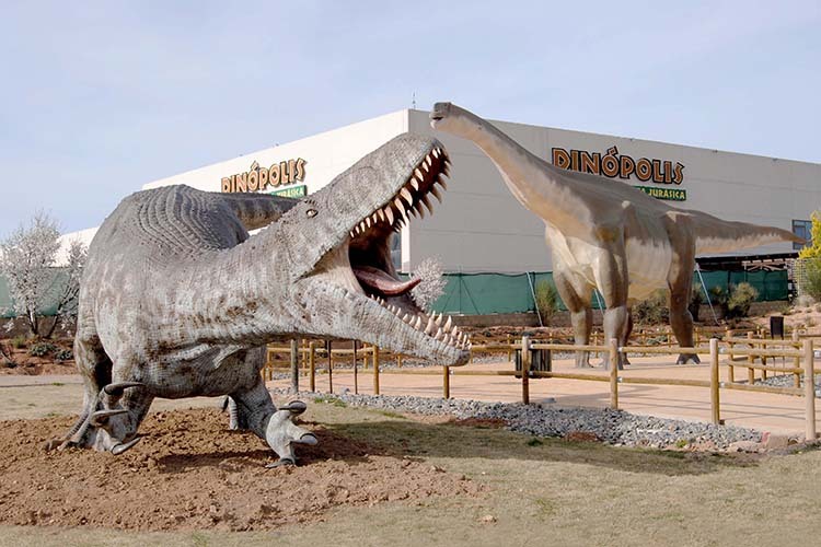 Lockt viele Besucher an: Torvosaurus Tierra Magna Dinópolis