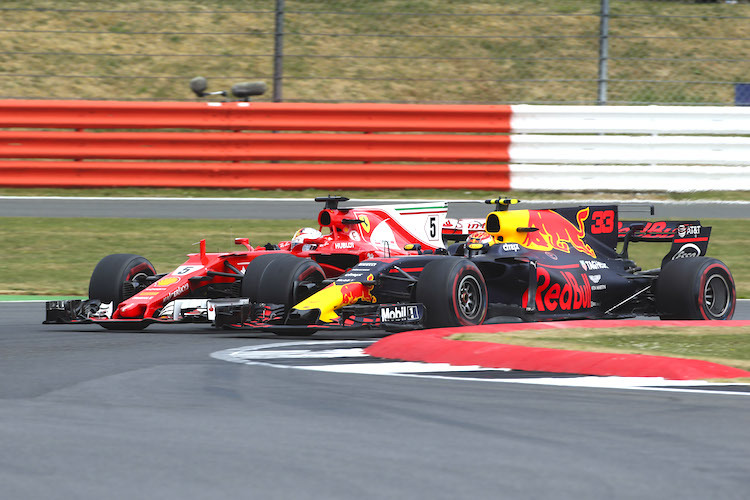 Max Verstappen gegen Sebastian Vettel in Silverstone