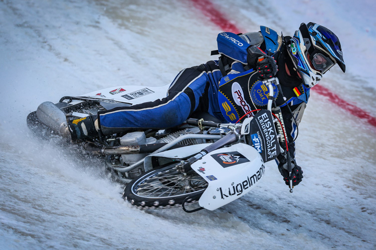 Reinhard Greisel fährt in Inzell mit einer Wildcard