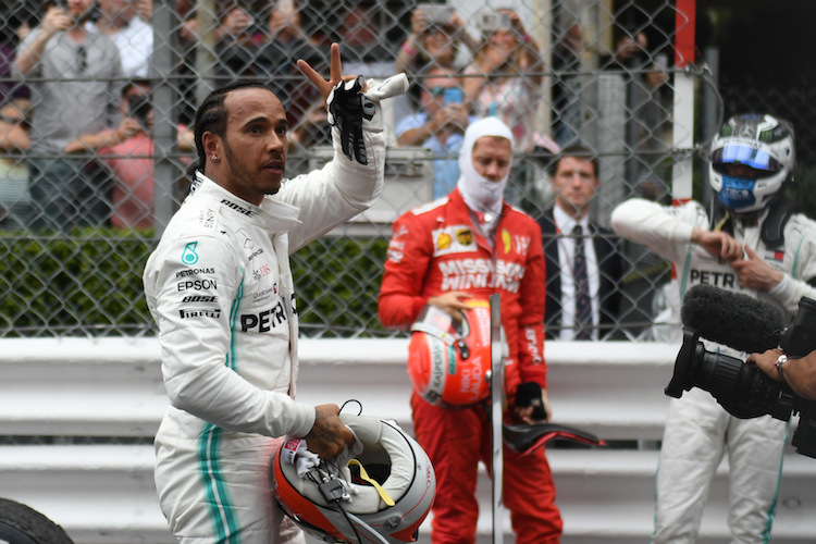 Lewis Hamilton darf sich auf die nächste Motor-Ausbaustufe von Mercedes freuen