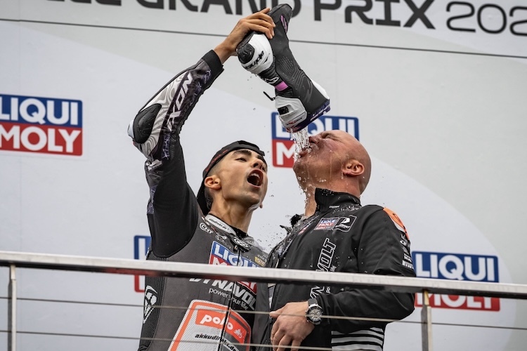 Intact-GP-feierte-Sieger-Sekt-mit-Moto2-Held-Agius