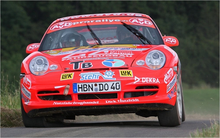 Dobberkau mit seinem Porsche im Saarland