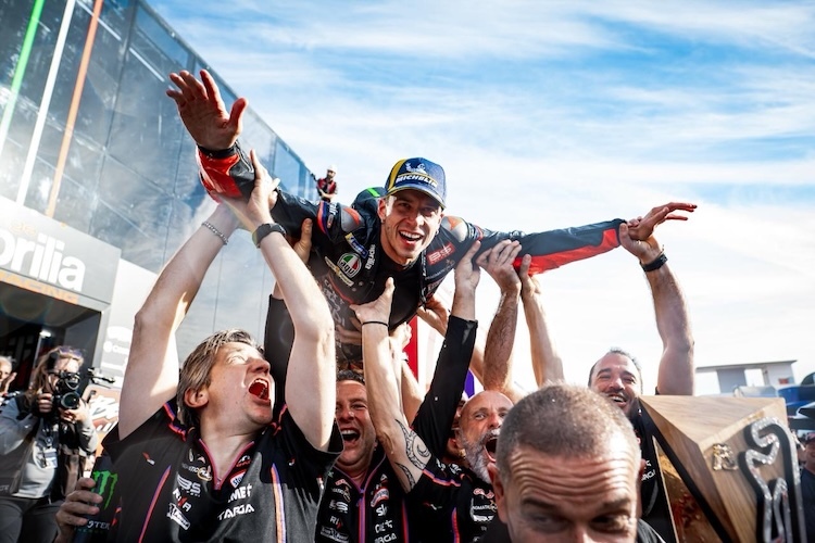 Nach-Aprilia-Sieg-Rivola-trug-Bezzecchi-auf-H-nden